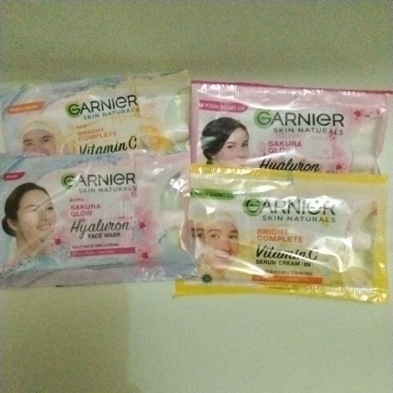 garnier pelembab serta pencuci muka kemasan sachet