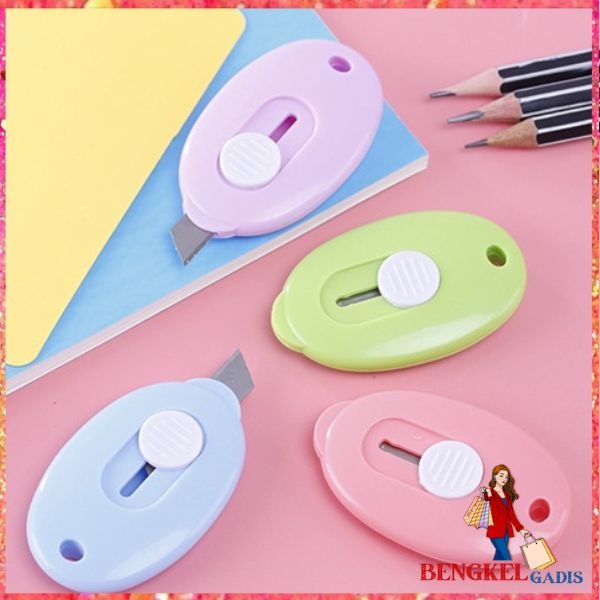 

BG Cutter Mini Portable Bentuk Oval Mini Cutter Polos Travel Kit Pemotong Kertas Paper Cutter Lucu Bentuk Awan Warna Pastel Untuk Unboxing Paket