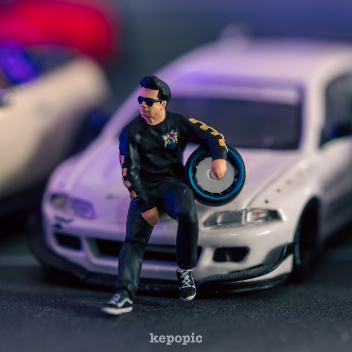 FIGURE GOFAR HILMAN SEKUT SKALA 1/64 CUSTOM MINIATURE KS175
