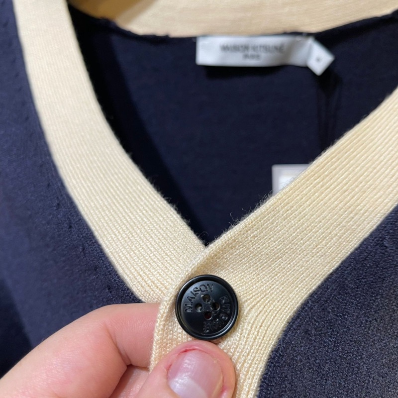 [AMAZED PEOPLE] MAISON KITSUNE CARDIGAN