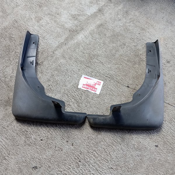 Mudguard Mud Guard Cover Penahan Lumpur Nissan Xtrail X-Trail T30 Bagian Roda Belakang Kanan Kiri