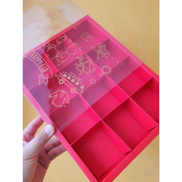 

5 pcs dus box cookies mika motif idul fitri merah sekat 12 size 7,3 cm