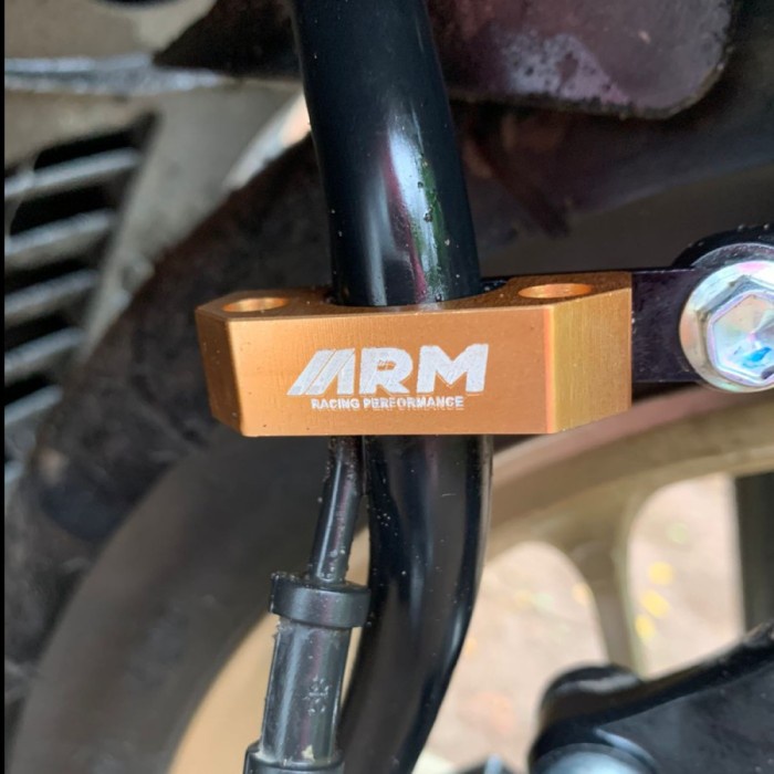 New Breket Selang Rem Depan Arm - Universal Original
