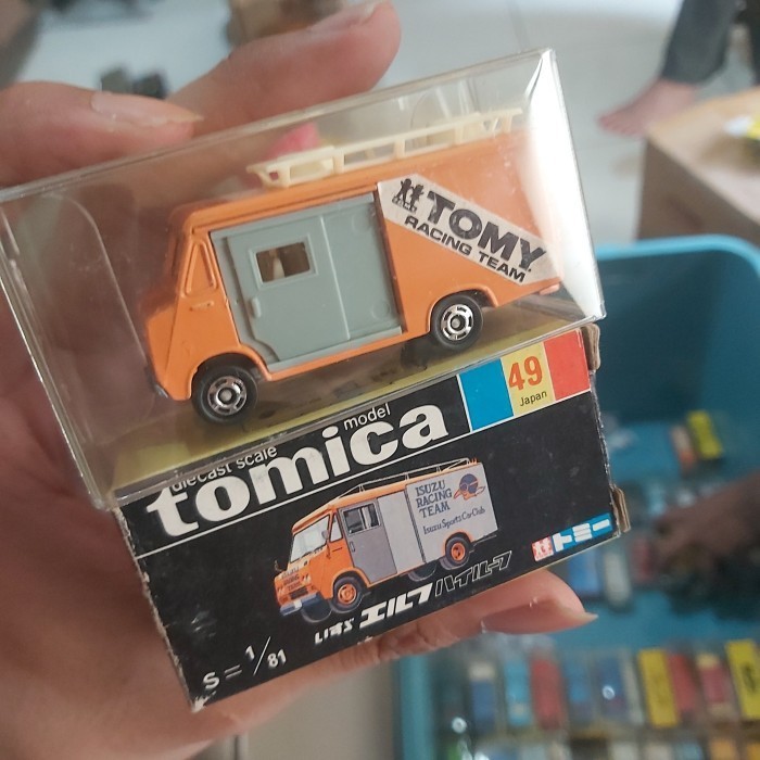 [Original] Tomica Black Box Japan 49 Isuzu Elf Hi Roof Isuzu Sports Velg Baru Berkualitas
