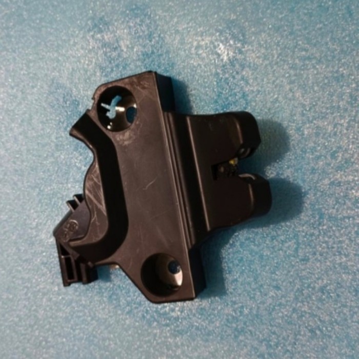 [Original] Door Lock Bagasi Belakang Yaris Toyota Original Terbatas