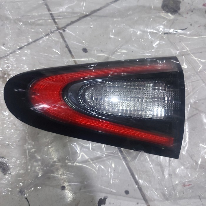[New] Lampu Bagasi Reflektor Toyota Sienta Original Type Q 2016. Kiri Terbaru
