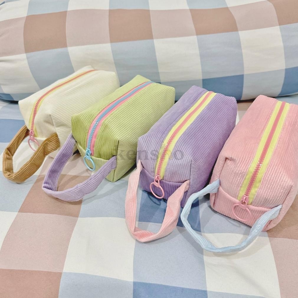 

Viral KENSHO Kotak Pensil Sleting Motif Corduroy Handle Pastel / Pouch Makeup Aesthetic / Tas Aksesoris Wanita Lucu Import / Zipper / Plain Berkualitas