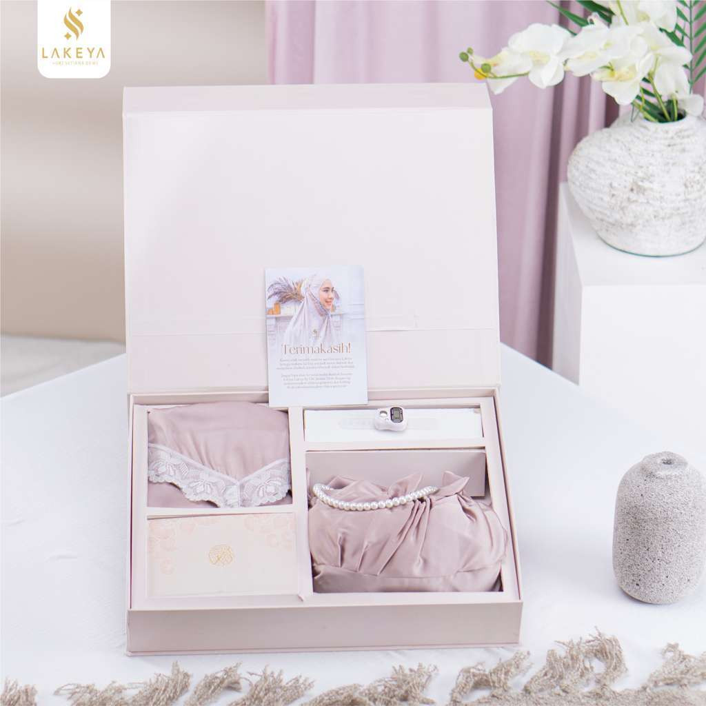 [SYAR'I MINERV] HAMPERS GIFT MUKENA QURAN SAJADAH TASBIH LAKEYA X TAZBIYA
