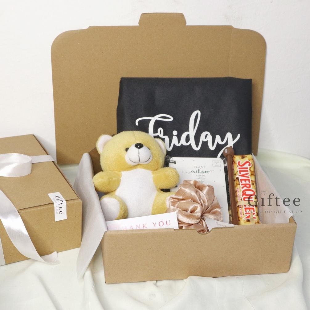 

Terlaris Hampers Cewek Wanita Premium Kado Ultah Ulang Tahun Birthday Cewe Pacar Teman Gift Box Set Hadiah Nikah Pernikahan Wedding Sidang Sempro Wisuda Graduation Murah Anniversary Boneka Dompet Bunga Tas Botol Minum Valentine Hari Kasih Sayang By Giftee