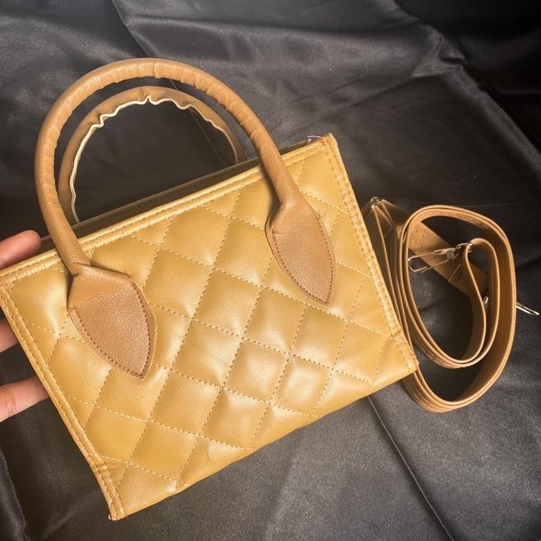 

{VALENTINE} [BROWN]KADO PACAR/KADO CEWEK/KADO ANNIVERSARY/KADO TAS DAN BAJU CEWEK/KADO VALENTINE/KADO WEDDING/KADO WISUDA/HAMPERS TAS CEWEK/HAMPERS BAJU CEWEK/HAMPERS NATAL/HAMPERS TAHUN BARU/KADO VALENTINE TERLARIS