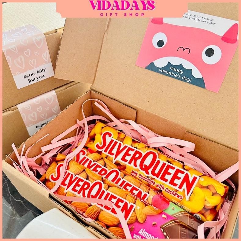 

PROMO MURAH VIDADAYS Kado Coklat SilverQueen / Valentine Chocolate Gift Box Hampers Valentin / Tambah Ucapan Diketik