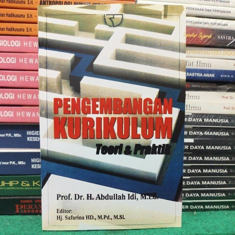 Pengembangan kurikulum teori dan praktik