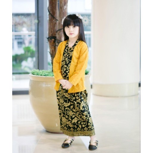 Kutubaru Anak Lengan Panjang Kebaya Anak Panjang
