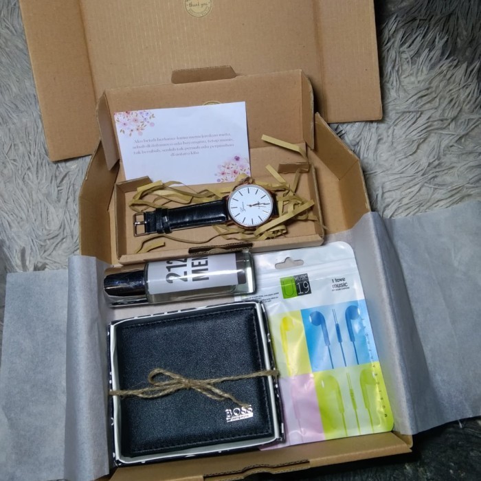 

Ready hampers dompet cowok, Hampers Cowok, Hampers Jam Cowok, Kado Cowok