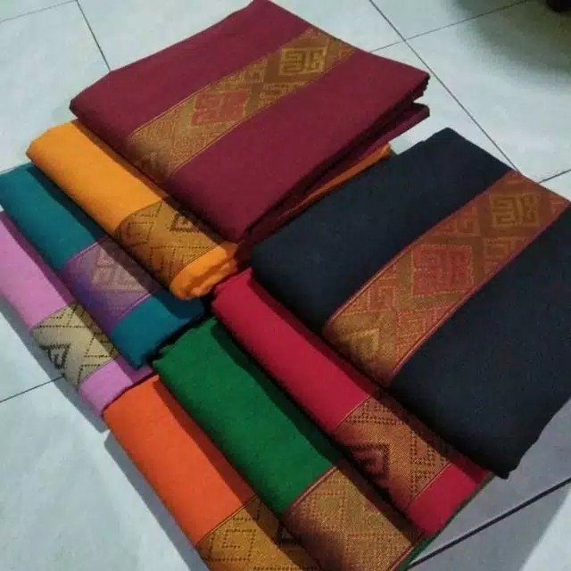Naenggo Kain Tenun Paruki Toraja Pabintik Pamiring Tenun Sulawesi