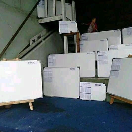 

Papan Tulis Whiteboard Non Magnet Gantung Ukuran 60X90