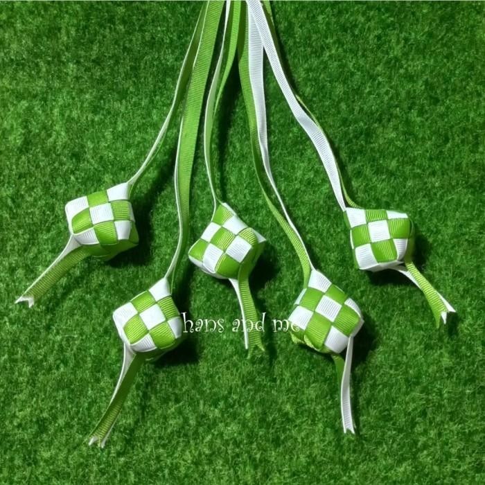 

Ketupat Hias 4Cm Pita Grosgrain Idul Fitri Isi Dakron Hijau - Putih 009