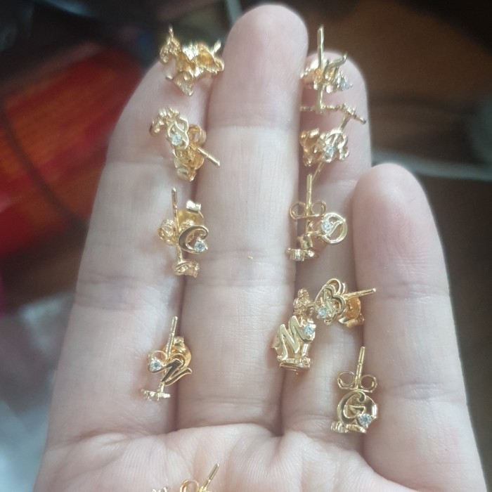 Giwang Anting Stud Tusuk Tindik Huruf Inisial R S A N Emas 375 8K