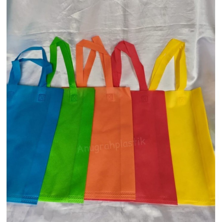 

favorit] Tas spunbond polos uk 25 x 35 / Goodie bag polos