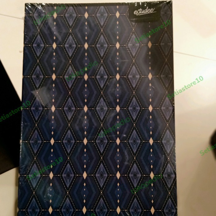 

Gaya Buku Tulis Estudee B5 Tribal Isi 10 Bagus