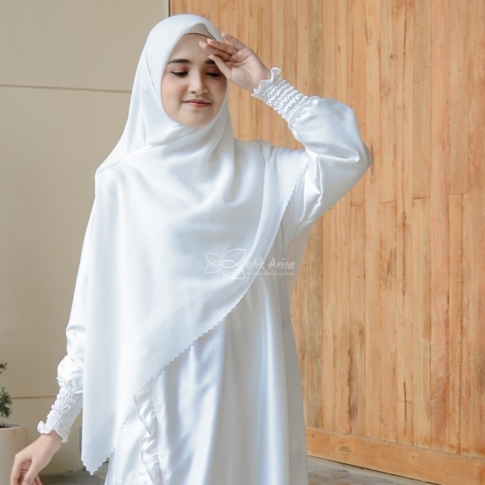 Azura Butik Arisa Hijab Putih Segi Empat Syari Putih Tulang Jilbab Put