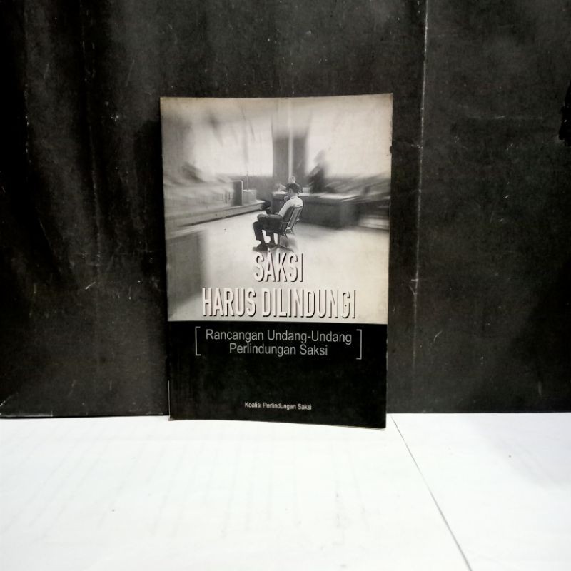 

Buku Saksi Harus Dilindungi - Daniele Samsuri