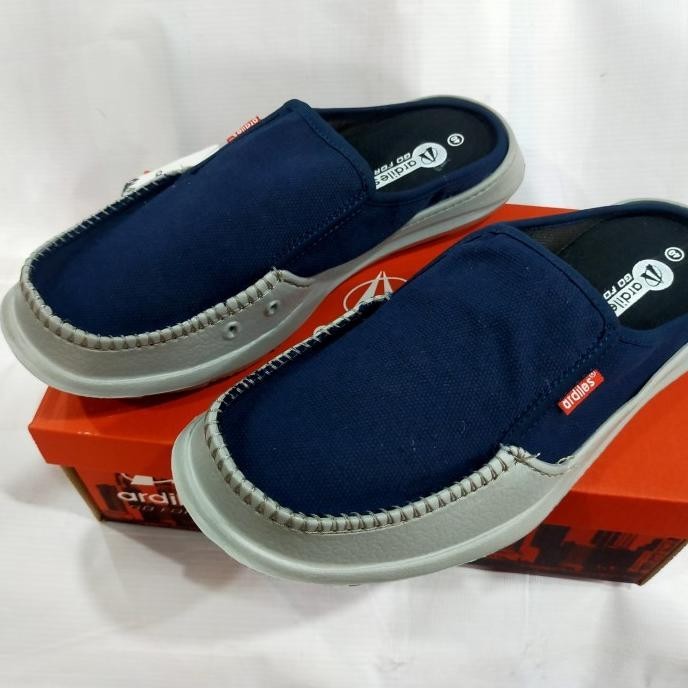 Sepatu sandal slop pria merk Ardiles Manco Biru original