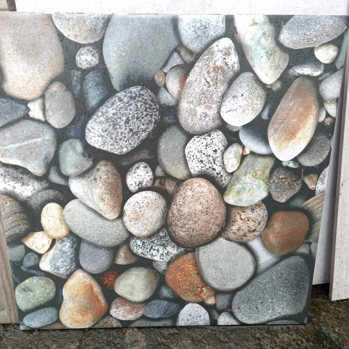 KERAMIK LANTAI 50X50 KASAR MOTIF BATU U/ TERAS-TAMAN-GARASI-IKAD