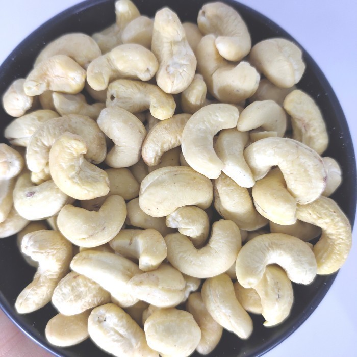 

1kg Kacang Mede - Mete - Mentah - Raw Cashew - Jumbo - Utuh Sulawesi