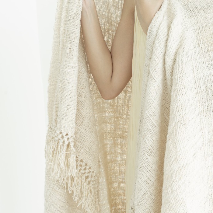 Sona Throw // Selimut Sofa Polos dengan Rumbai - Kain Tenun Cotton