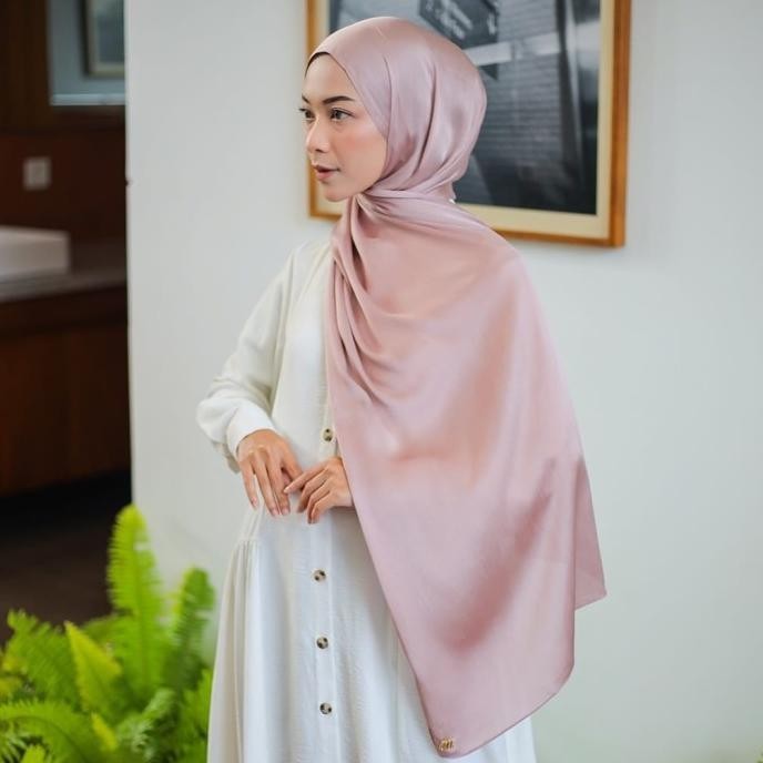 Umama Scraf Pashmina Silk Premium Hijab Kerudung Pasmina Cradenza