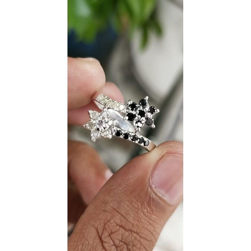 cincin berlian hitam dan putih besertifikat