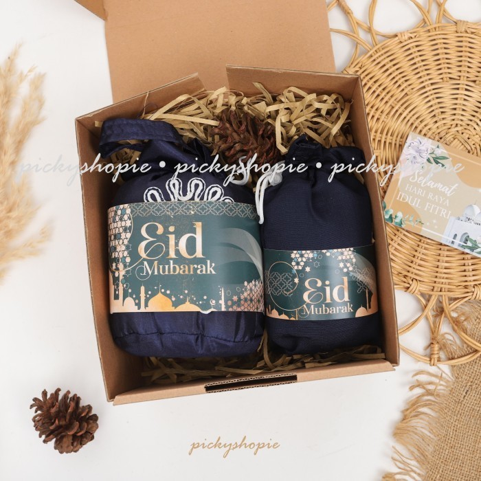 

Hampers Mukena Parasut Sajadah Tasbih Travel Size Hadiah Kado Gift