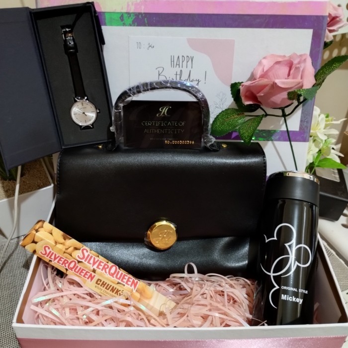 

Dece Hampers Tas Exclusive Wanita Kado Ulang Tahun Wanita Special Gift