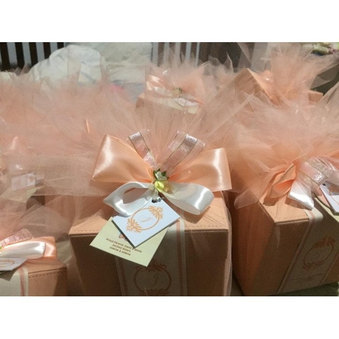 

Hampers Paket Box Tissue