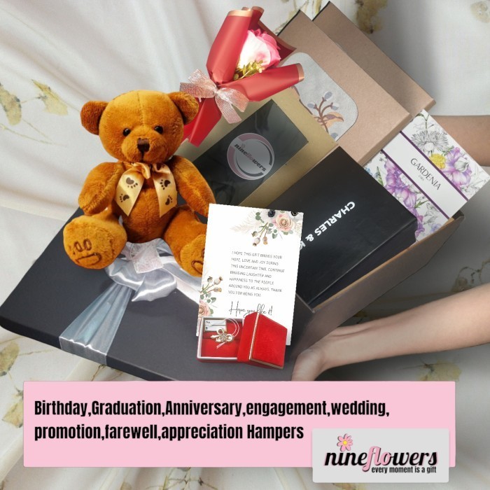 

Gift Box, Parsel Ramadan Hampers Lebaran Kado Hadiah Hijab Pashmina