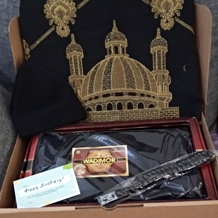 

Hampers Untuk Cowok Hadiah Paket Ibadah Kado Wisuda Ulang Tahun Annive