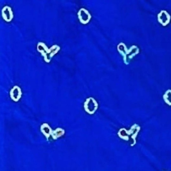 Kain Jumputan Cengkeh Warna Biru Electric. Handmade Solo.