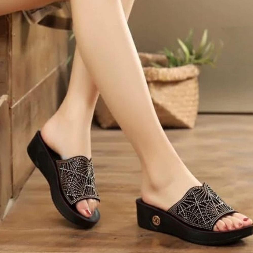 Diskon Besar Sandal Calbi Wedges / Sandal Cewek Calbi Model Terbaru 2022 / Sendal Dewasa Perempuan C