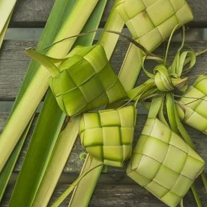 

Ketupat Janur - Via J&T