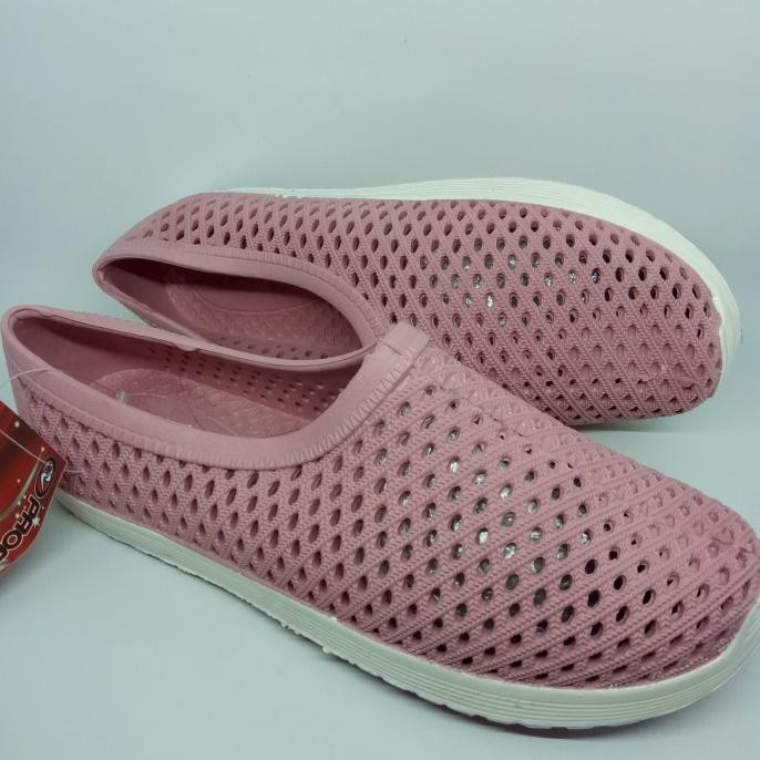 Sepatu Casual Wanita S36-40 Merk New Era