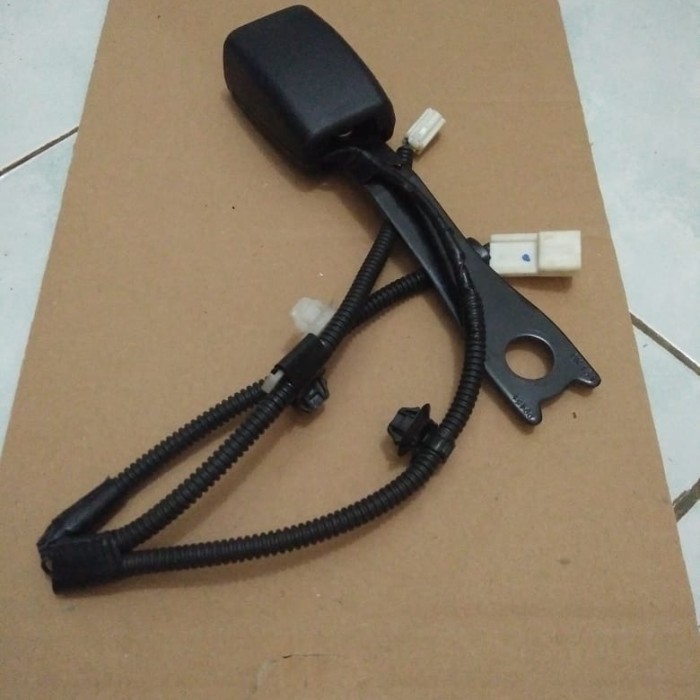 SAFETY BELT SEAT BELT INNOVA FORTUNER