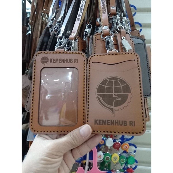 

BARANG TERLARIS Premium !! Name Tag Id Card KEMENHUB RI (Asli Kulit)