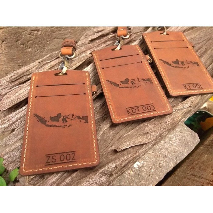 

BARANG TERLARIS ID CARD HOLDER KULIT CUSTOM NAMA & INSTANSI/PERUSAHAAN + CLIP SAKU