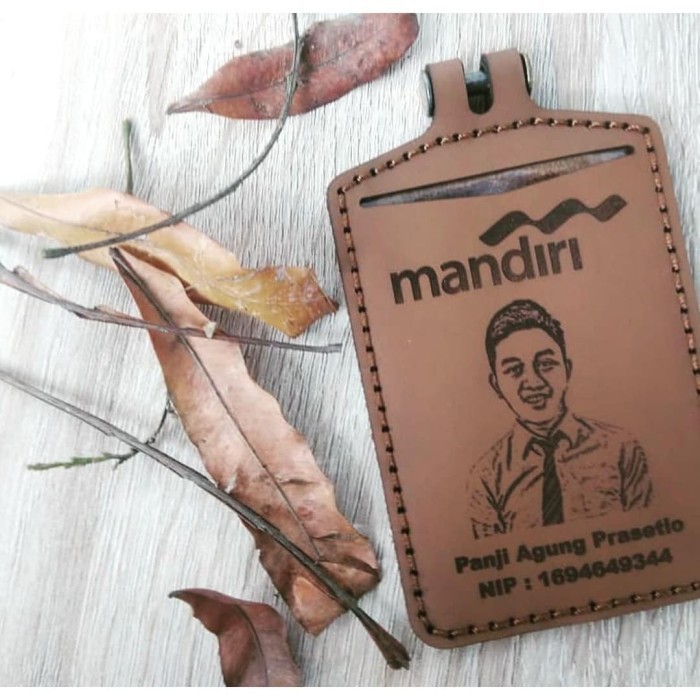 

BARANG TERLARIS NAME TAG KULIT CUSTOM FOTO LOGO DAN NAMA, ID CARD HOLDER KULIT ASLI