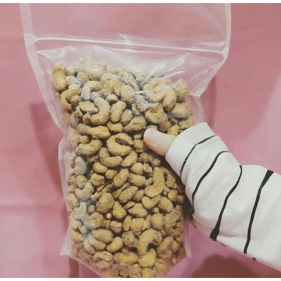 

Kacang Mete Matang Banyak Rasa Myeshandira