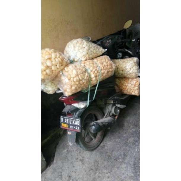 

POI Kerupuk Kulit Sapi Matang 500 Gram rasa Pedas / Asin Krupuk Rambak Sapi Dorokdok Krecek Jangek TERLARIS