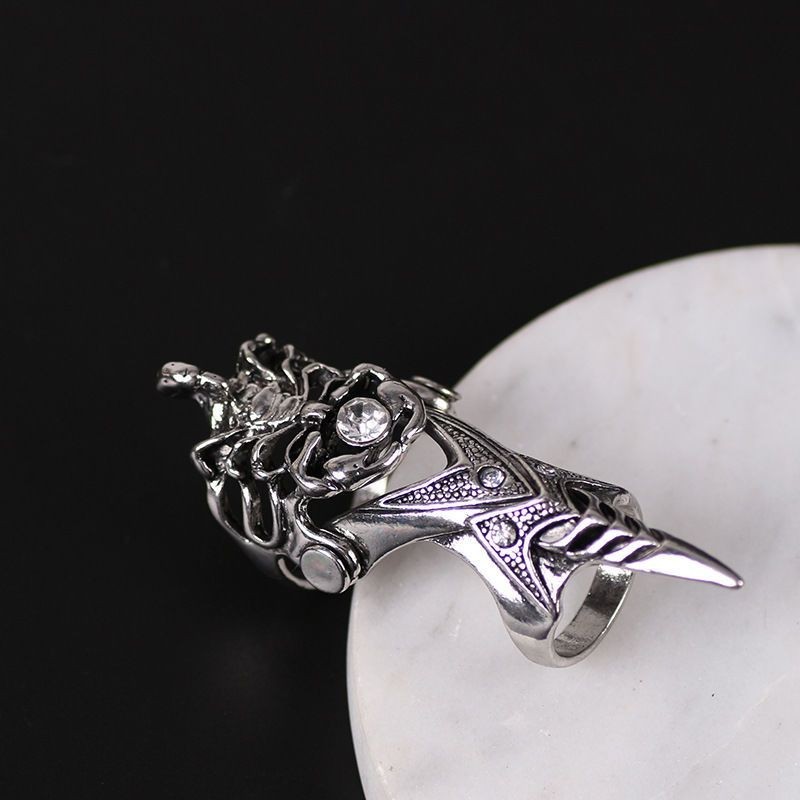European and American Evil Scorpion Knuckle Ring