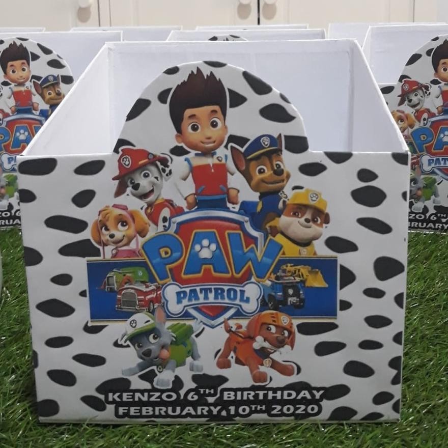 

Flash Sale" storage custome Ulangtahun hampers birthday box ukuran besar 20x20cm kotak kado bisa tulis nama anak ||