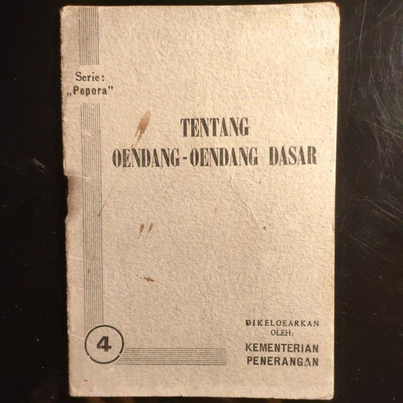 Buku Langka cetakan 1947 TENTANG UNDANG UNDANG DASAR